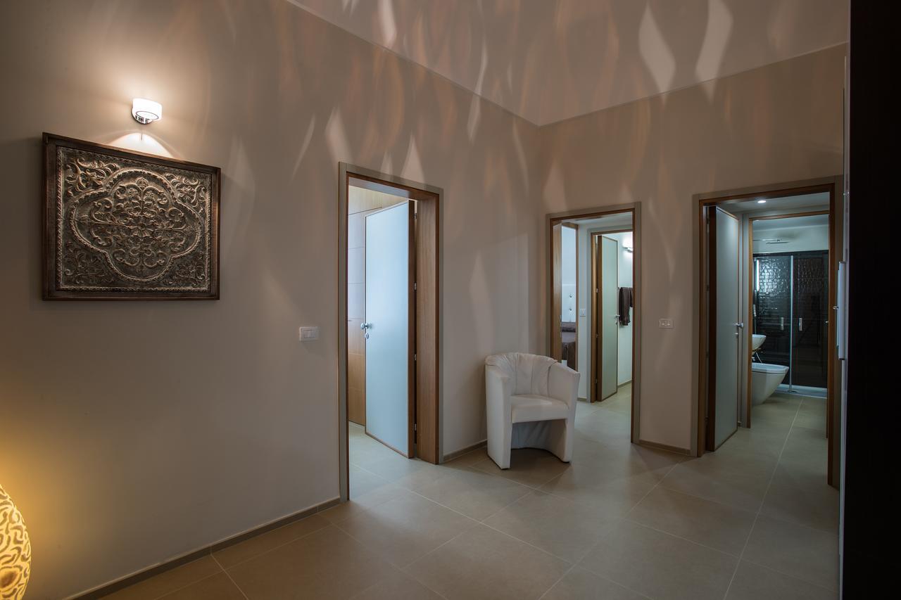 ガリポリ Palazzo Perla Bed & Breakfast エクステリア 写真